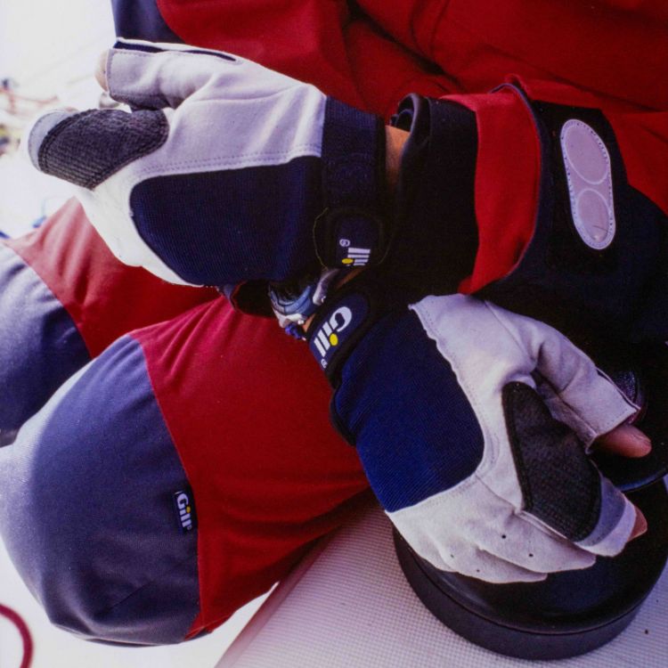 Gloves (3) Gloves (3)